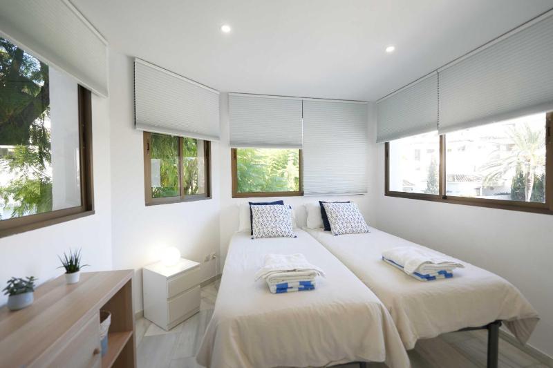 2035 golden beach modern - image 17