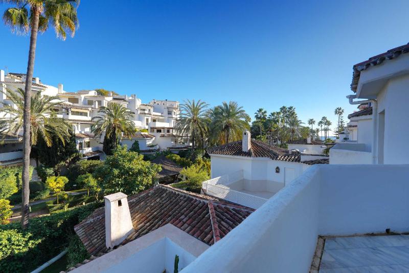 2035 golden beach modern - image 33
