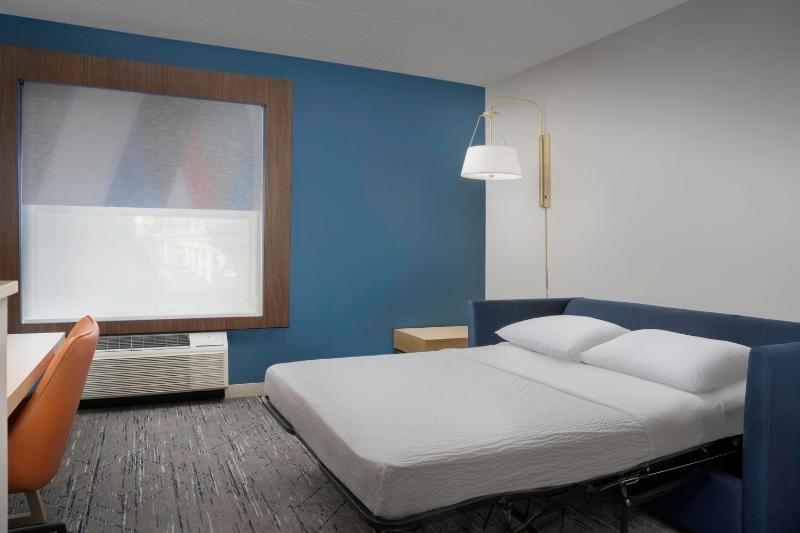 King Suite with Sofa Bed image 4