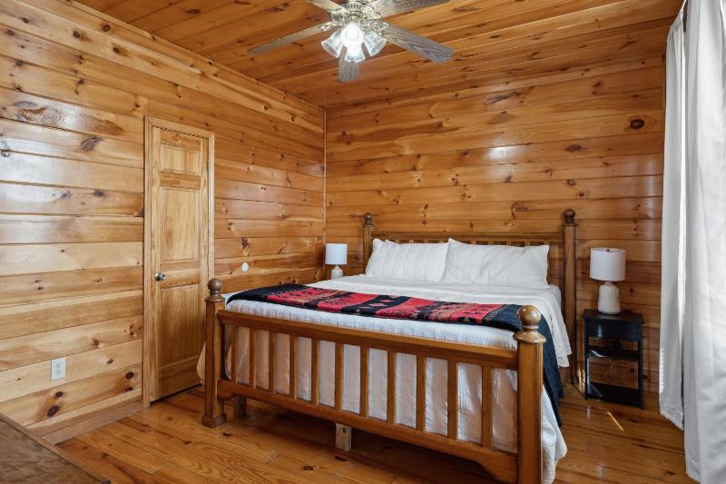 Smoky Mountain Lodge cabin - image 17