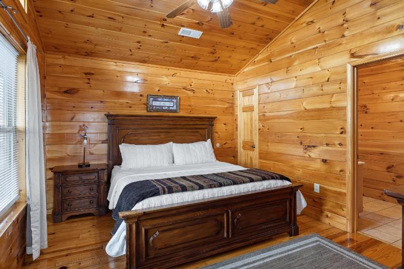 Smoky Mountain Lodge cabin - image 20