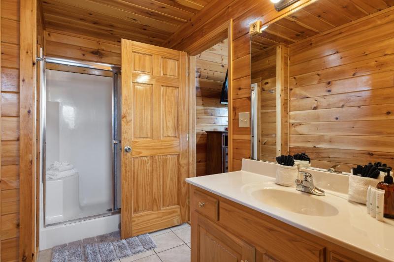 Smoky Mountain Lodge cabin - image 10