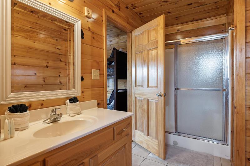 Smoky Mountain Lodge cabin - image 38