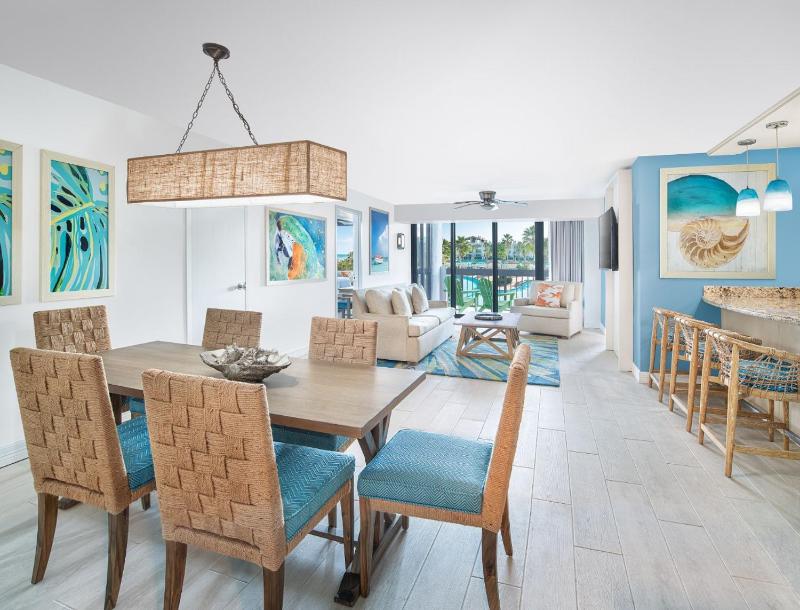 Two Bedroom Condo (King and Queen) with Ocean View image 1