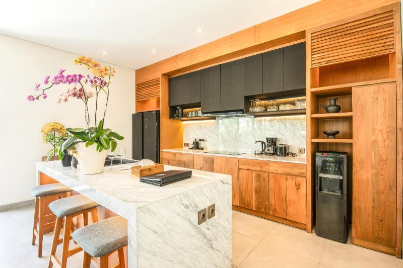 Luxe 5BR Villa 200m to Brawah Beach Retreat - image 19
