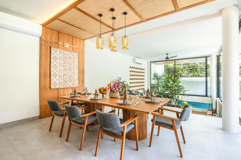 Luxe 5BR Villa 200m to Brawah Beach Retreat - image 29