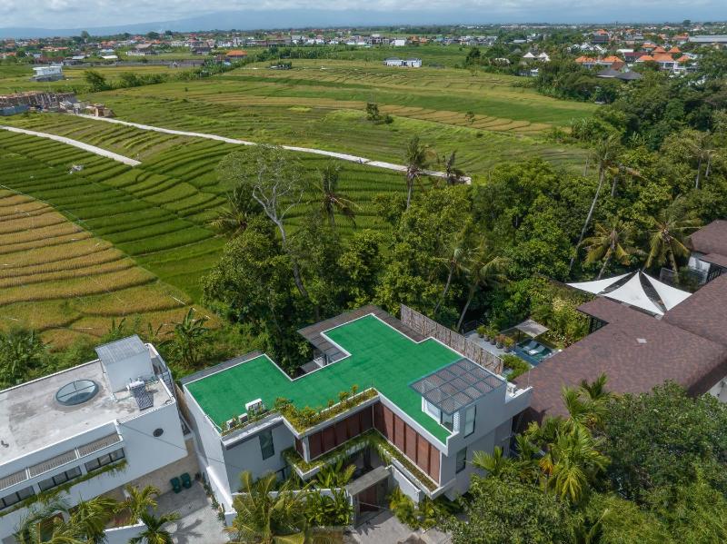 Villa Luna : Brand New 4BR Villa With 180° Rice Field Views - image 12