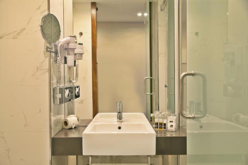 Executive Double Room image 2