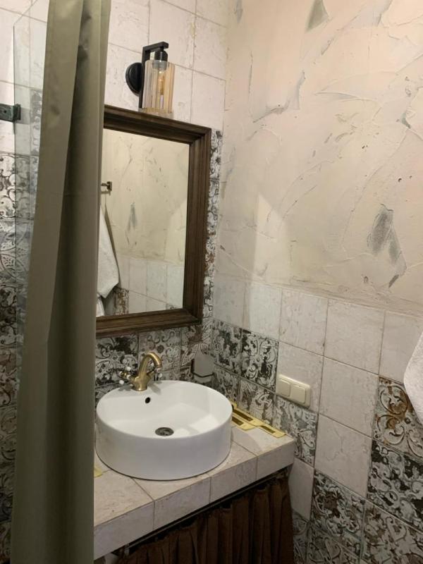 Deluxe Double Room with Balcony image 3