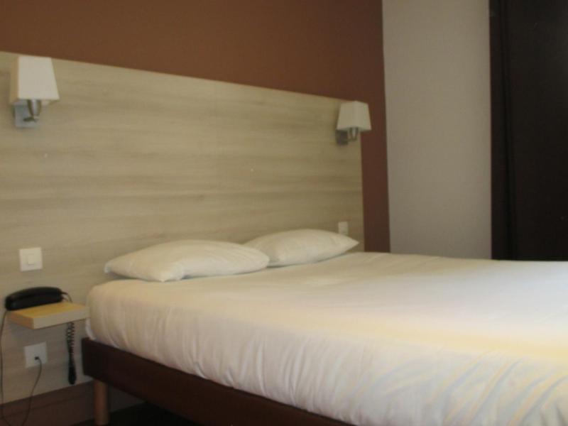 Standard Double Room image 1