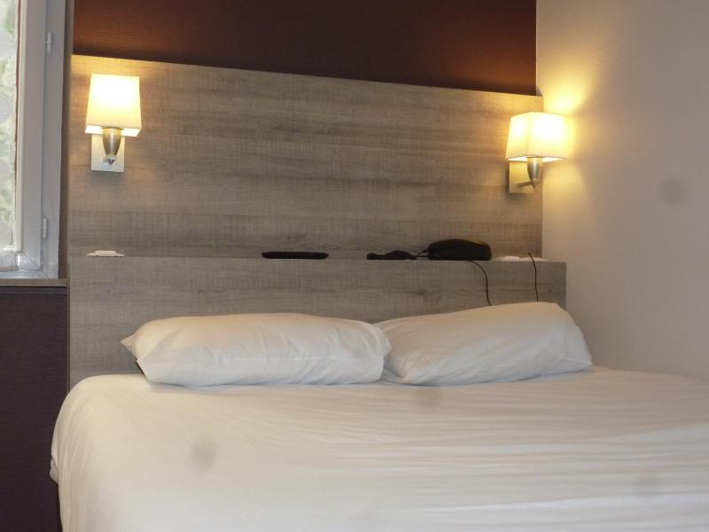Two Adjoining Rooms image 1