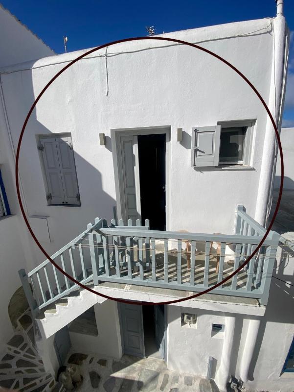 Elenita’s Mykonos town flat - image 3