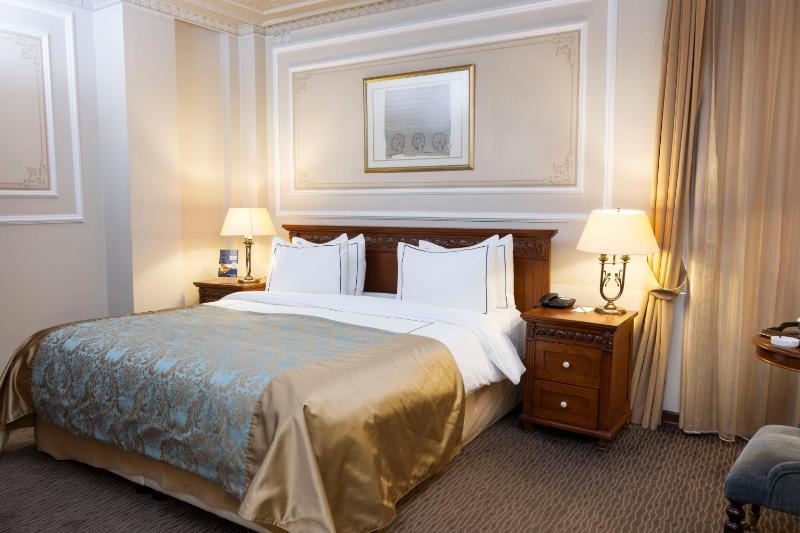 Superior Double Room image 3