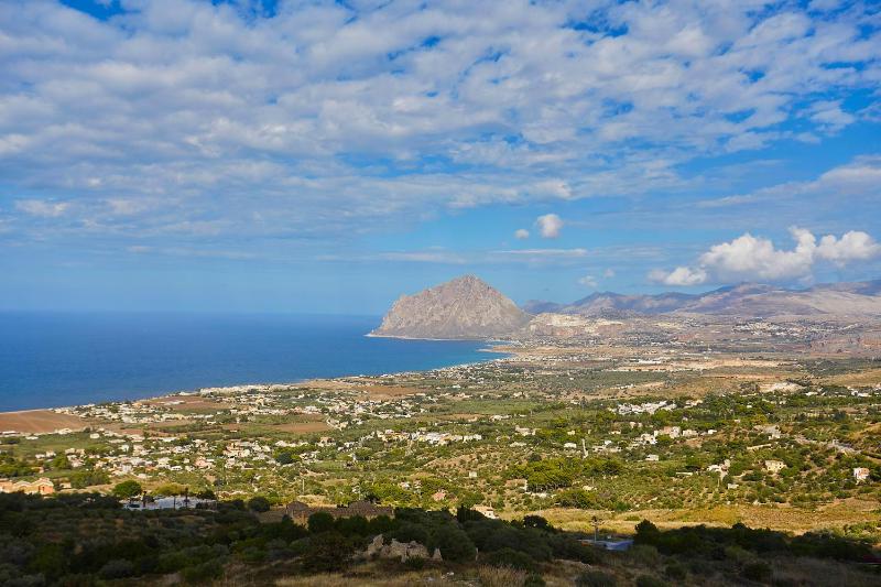 Single Room with Sea View image 3