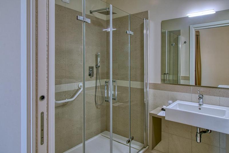 Deluxe Double or Twin Room with Mountain View image 1