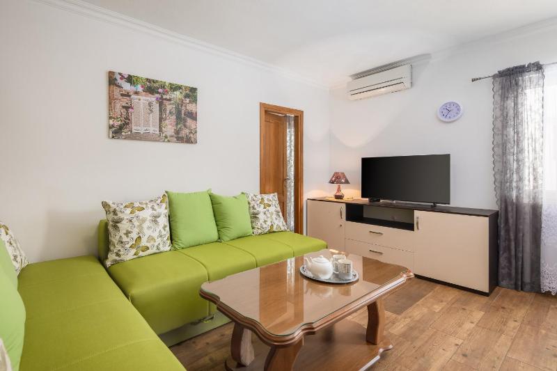 Jasmir Apartment - Free parking near the beach - image 16