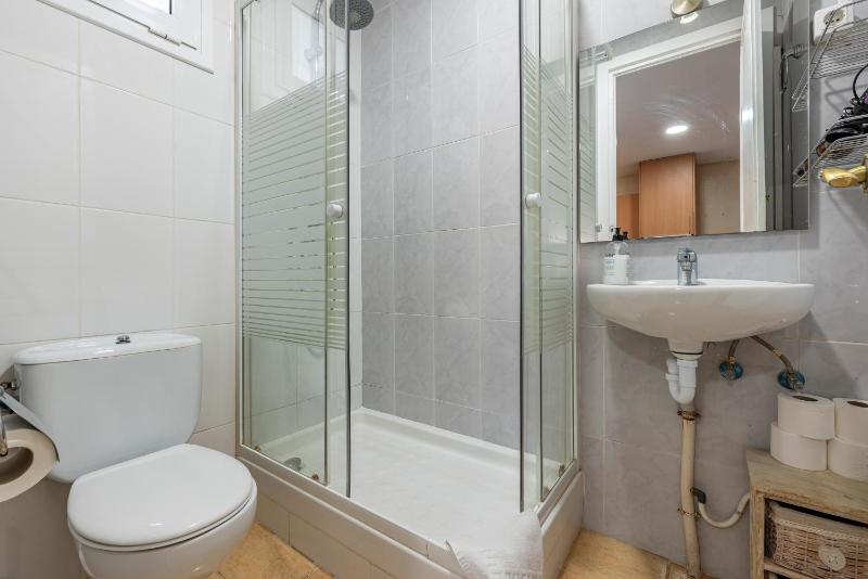 Two-Bedroom Apartment , 3rd Floor without lift image 3