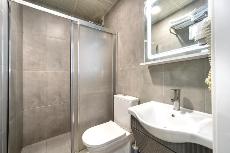 Superior Triple Room image 1