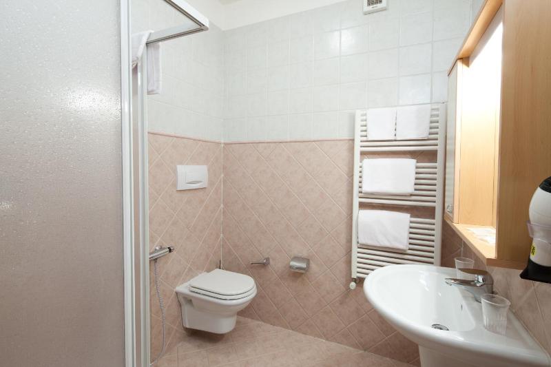 Quadruple Room image 1