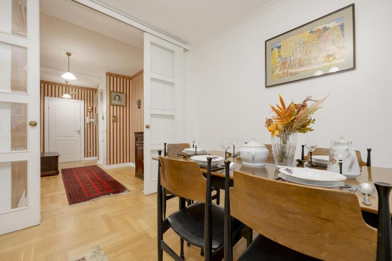 Vintage Apartment Sengera Cichego with 3 Bedrooms by Noclegi Renters - image 2