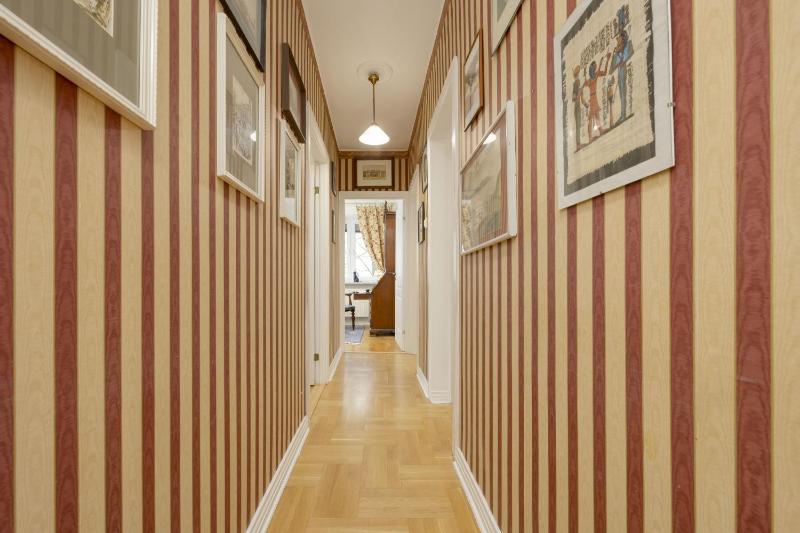 Vintage Apartment Sengera Cichego with 3 Bedrooms by Noclegi Renters - image 10