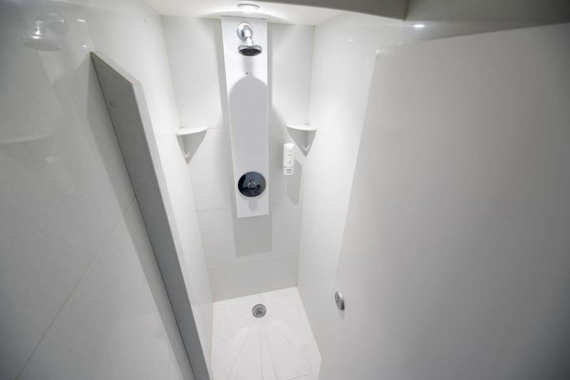 Bed in 8-Bed Mixed Dormitory Room with Shared Bathroom image 3