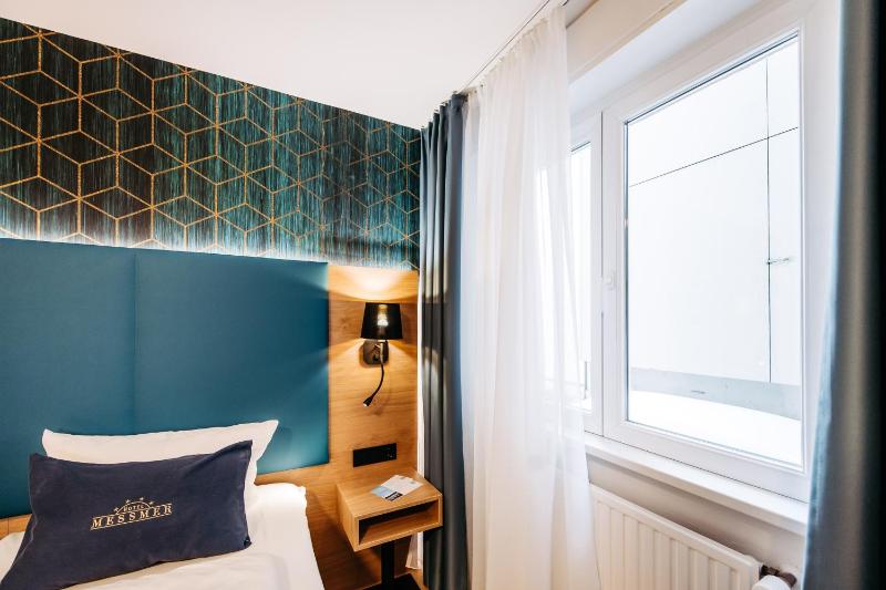 Budget Double Room image 3