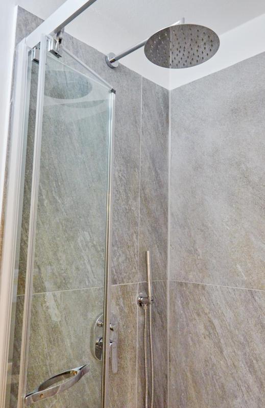 Two-Bedroom Apartment - Alzaia Naviglio grande 46 image 4