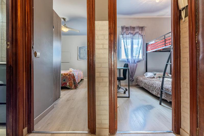 Three-Bedroom Apartment (4th floor) image 2