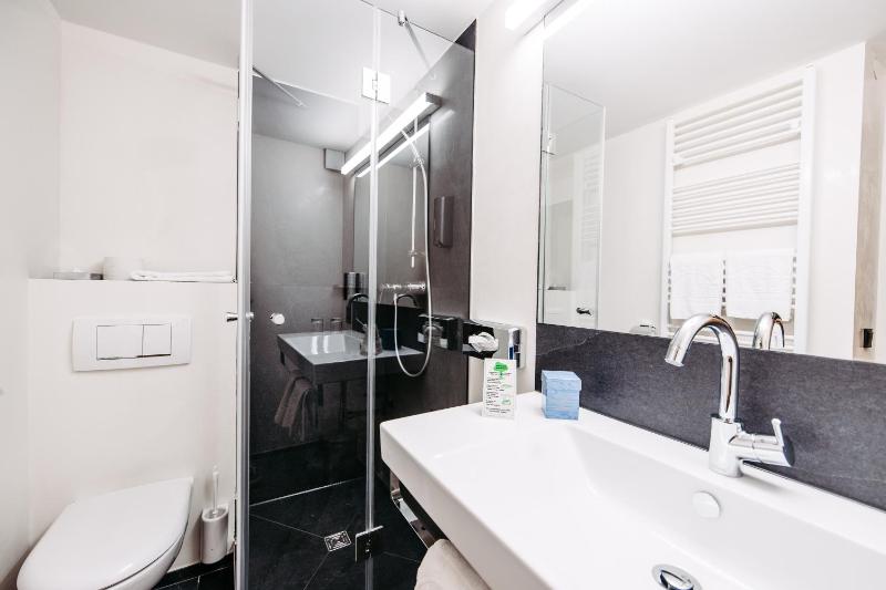 Budget Double Room image 2