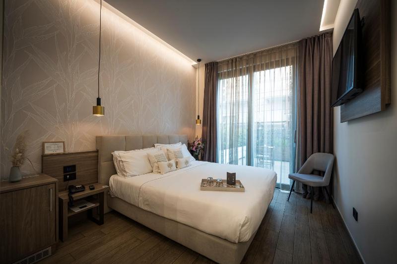 Double or Twin Room image 3