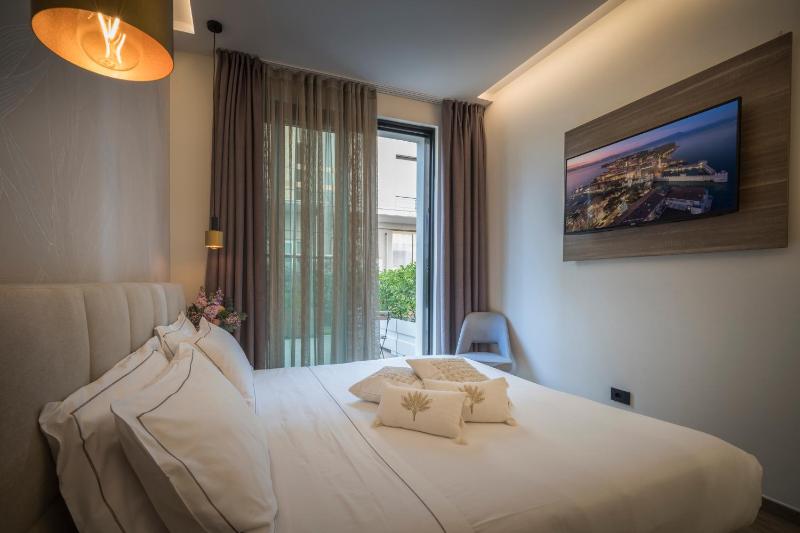 Double or Twin Room image 4