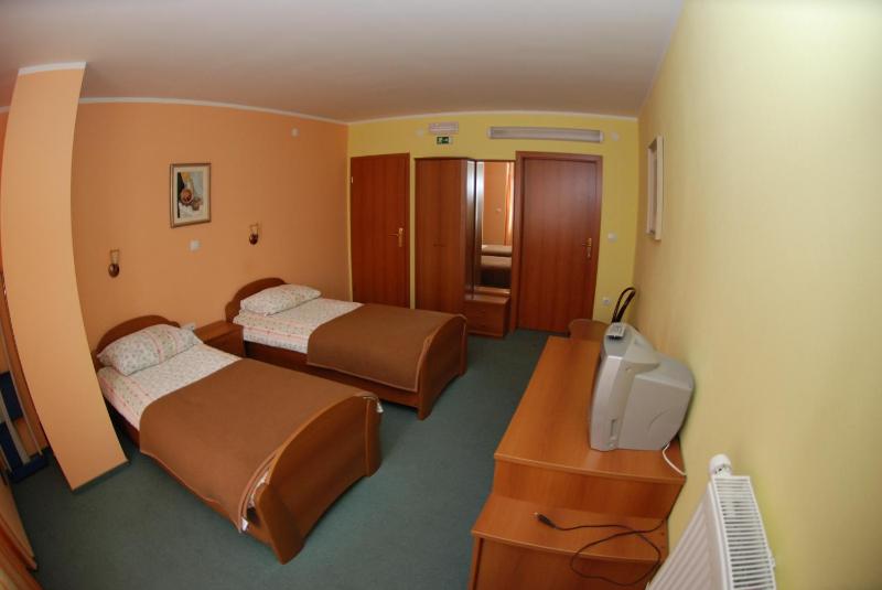 Double or Twin Room image 4