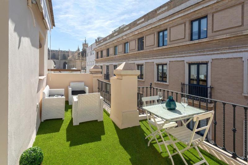 One-Bedroom Apartment with Terrace image 4