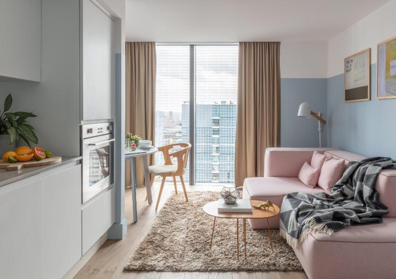 One Bedroom Suite - Sky Level image 1