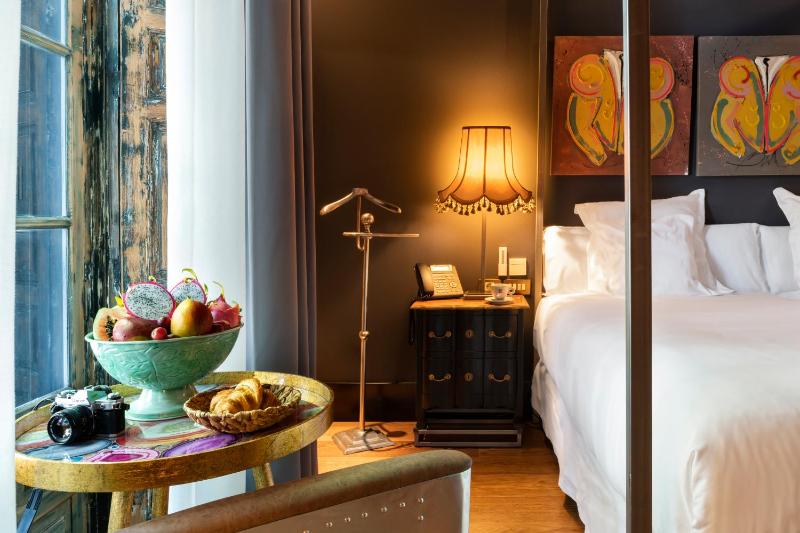 Deluxe Room image 4
