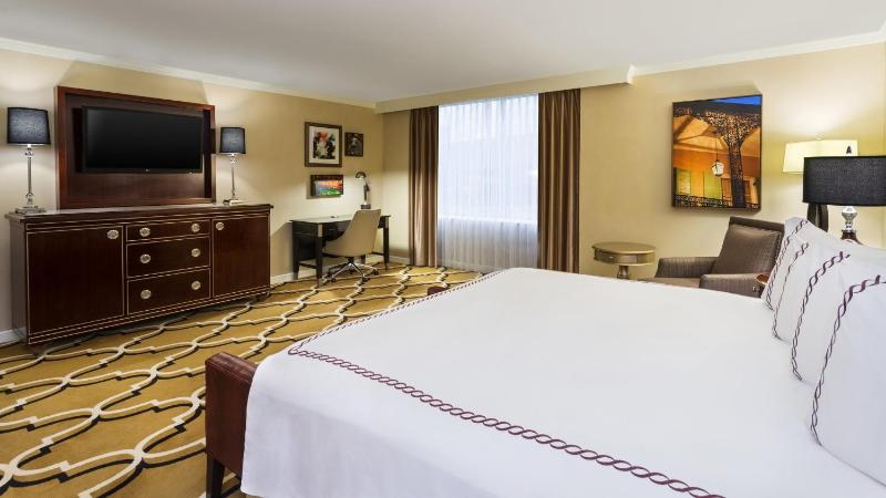 Classic King Room image 3