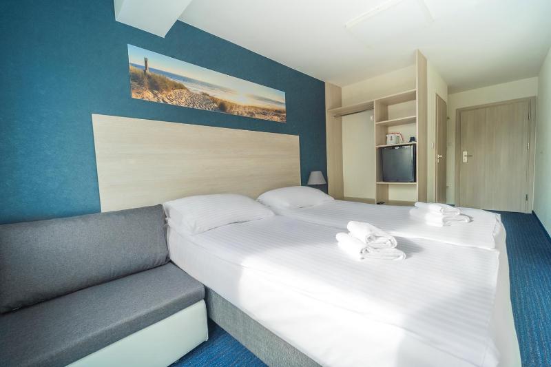 Double Room with Extra Bed image 1