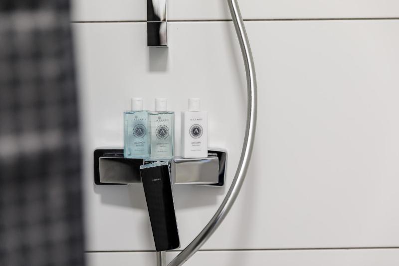 Double Room with Extra Bed image 2