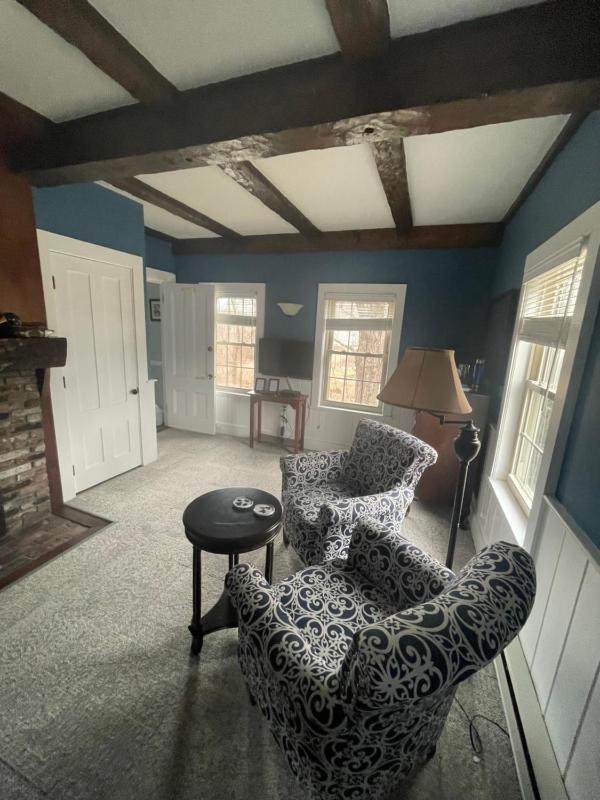 Deluxe Queen Room with Spa Bath image 3