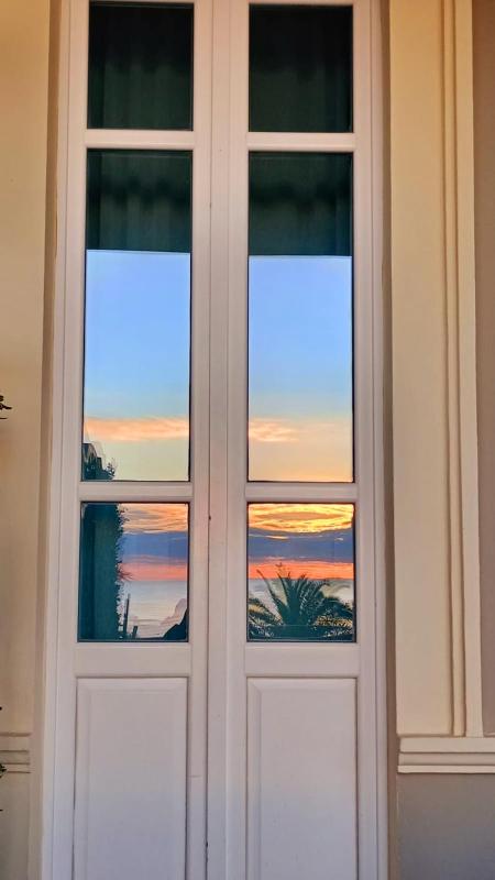 Deluxe Double Room with Sea View image 2