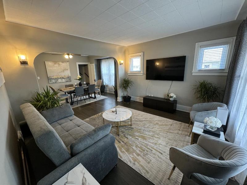 Four-Bedroom Holiday Home image 1