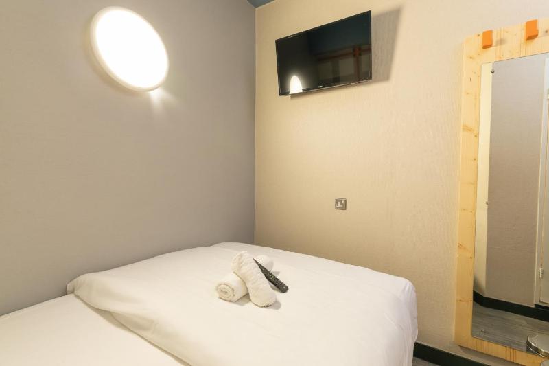 Double Room without Window image 1