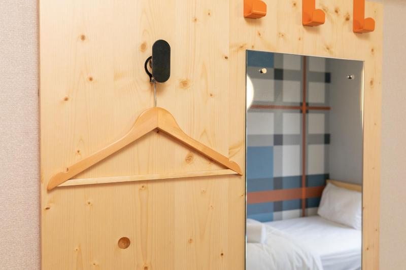 Twin Room image 4