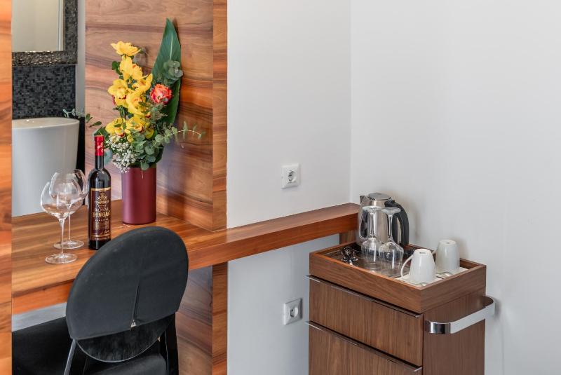 Starlight Luxury Suites - image 7