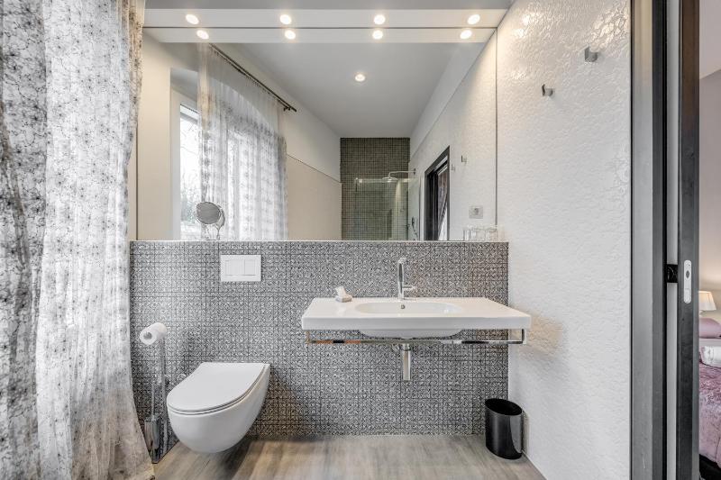 Starlight Luxury Suites - image 5