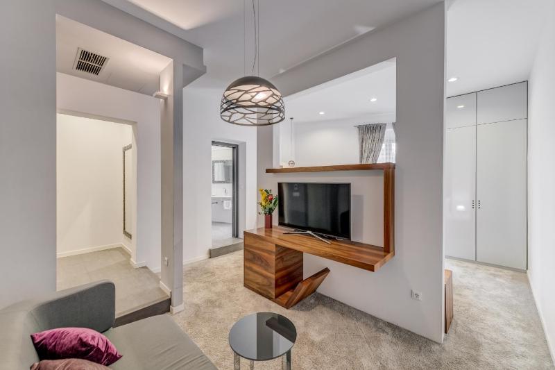 Starlight Luxury Suites - image 8