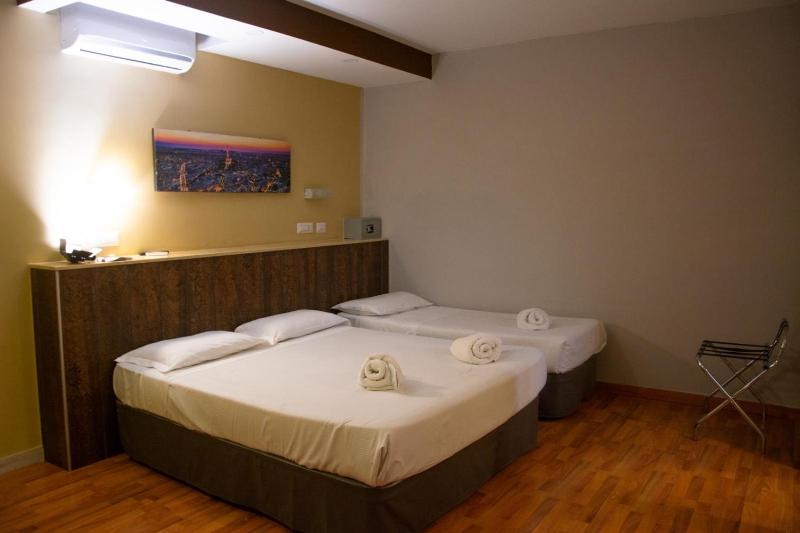 Classic Triple Room image 1