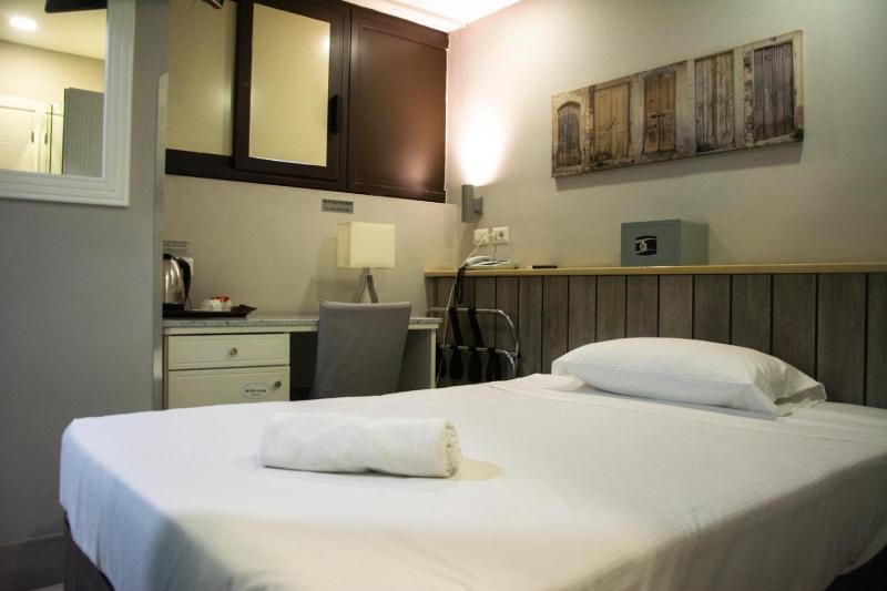 Single Room image 1
