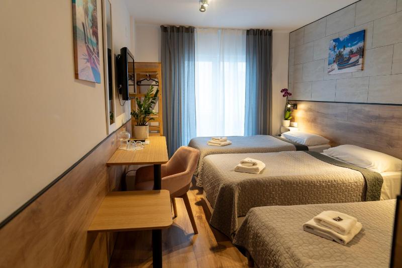 Triple Room (3 Adults) image 4